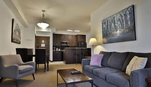 Hot Tub & Gym/Pool/Ground-Floor Condo