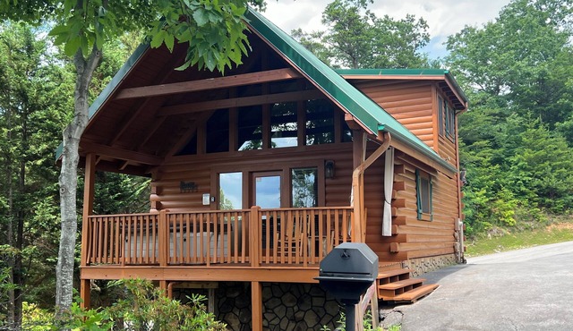 Hot Tub Mountain Views Arcade Gatlinburg