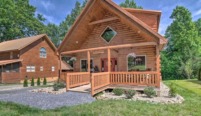 Hot Tub, Pool Access & Fire Pit: Gatlinburg Cabin