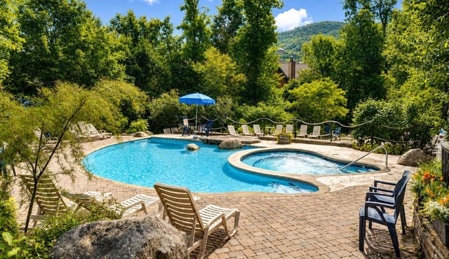 Huge condo in front of Tremblant ski resort