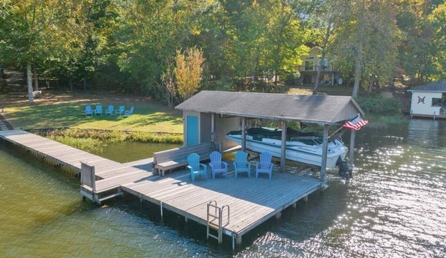 Hummingbird Haven | Cove to Main Lake Views