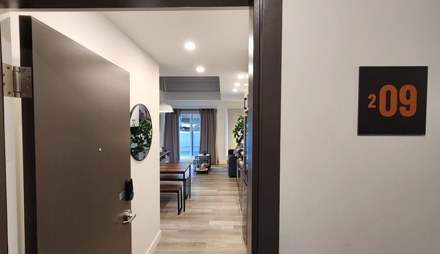 In the heart of the city, modern, comfortable, fully-equipped urban accommodation.