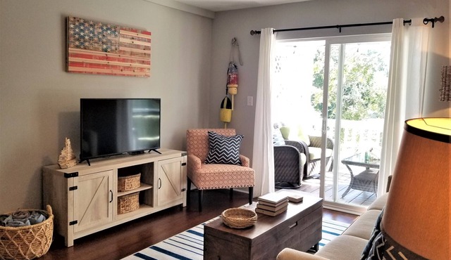 Island House D : Stylish Updated Townhome - Steps to the Beach w/Pool!
