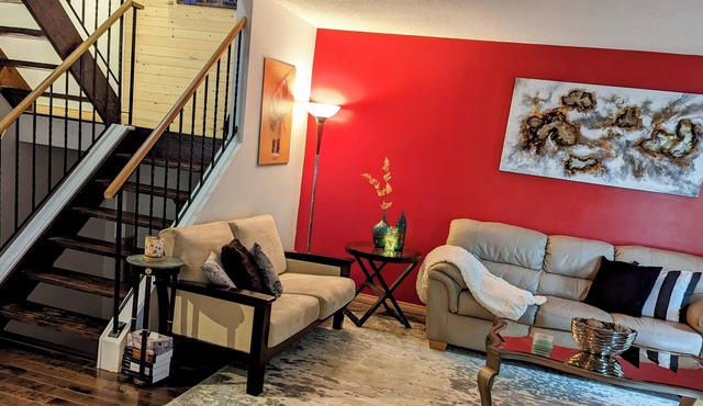 IvyRose-3 bedroom house with Gym, Sauna and Hot tub in Winnipeg