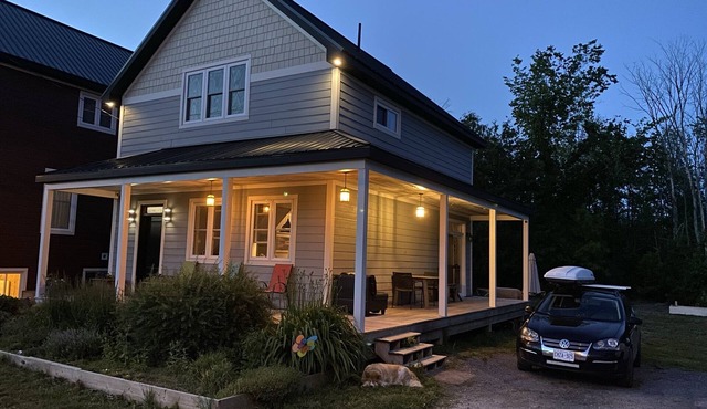 Joly Home in the heart of Chelsea village. Near all the amenities.