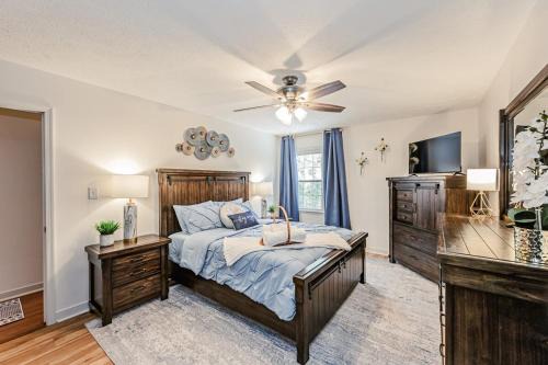 Kelbrook Cottage — Your Chic Woodline Getaway!