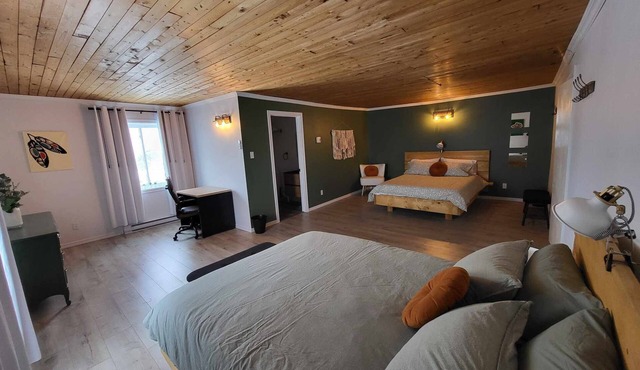 KWE Café & Auberge