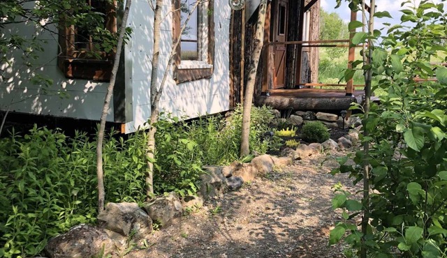 La Cabane aux Chevaux Rustic chalet with view of the horses