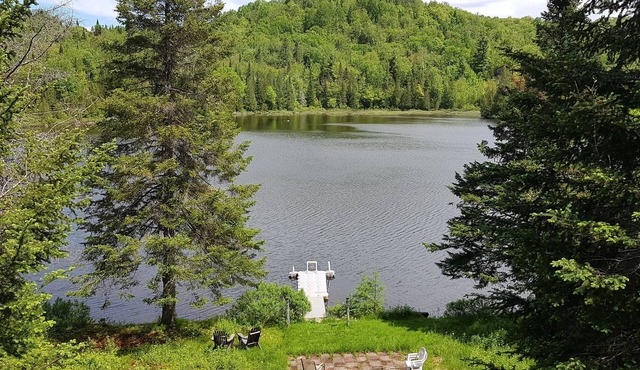 La Kamik bord de lac - Lakefront Laurentian chalet