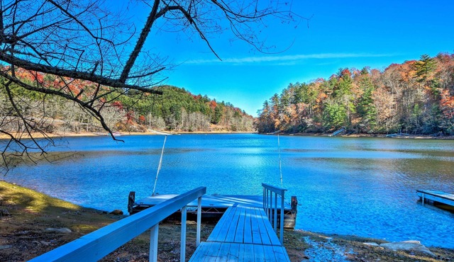 Lake Glenville Cabin w/Boat Dock, Kayaks & Views!