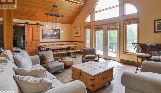 Lake Joseph, Muskoka - 7 Bedroom Family Cottage - Quiet Bay. Gorgeous setting.