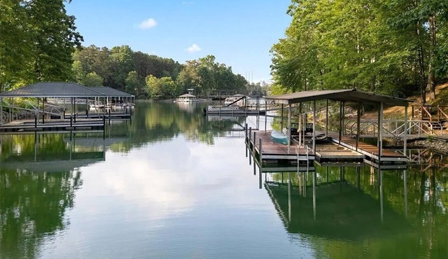 Lake Keowee Waterfront Home with Dock - Sleeps 14