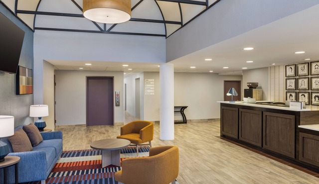 Lake Norman Inn and Suites