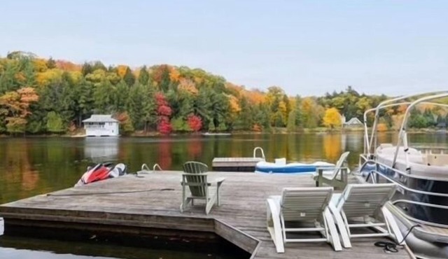 Lake Rosseau, Muskoka Waterfront 6bedroom. Large wrap around deck.