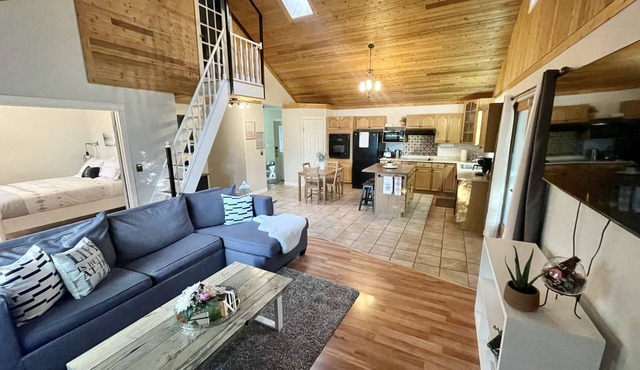 Lake View Cottage w/dock on LAKE ISLE AB -kayak & canoe, fireplace, 45min to Edm