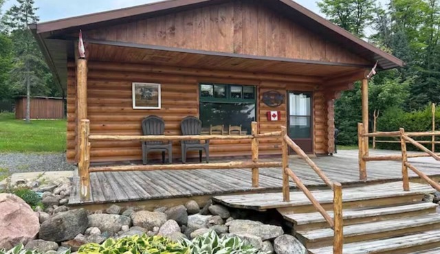 Lakefront Cabin #2 - 4 Season - Sleeps 7