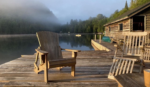 Lakefront chalet, 3 bedrooms 2 bathrooms 30 minutes from Mont Tremblant