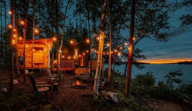 Lakefront Getaway with Open Air kitchen & Movies