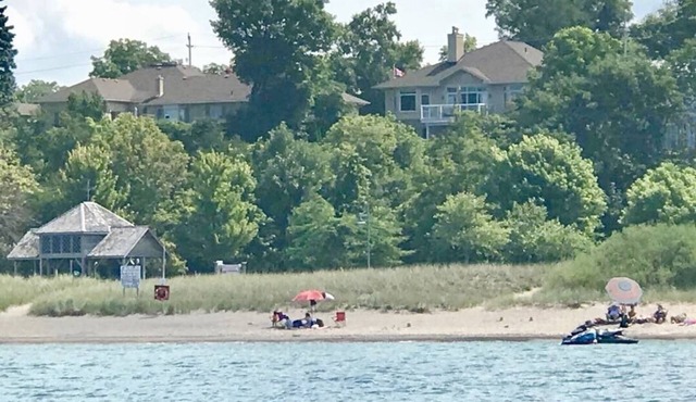 Lakefront High-End Suite in Kincardine