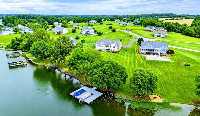 Lakefront @ Lake Anna, Deck, Boat House, Beach