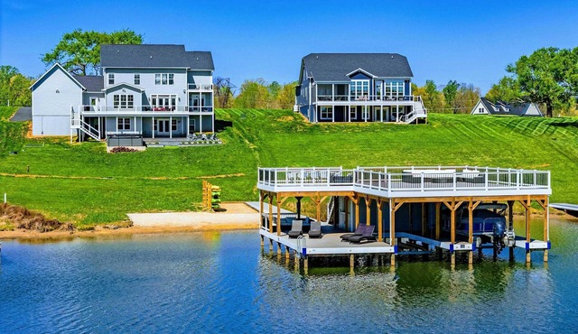 Lakefront Lake Anna, Dock, & Swim Spa