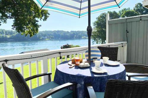 Lakefront Moneta Home with Kayaks and Dock