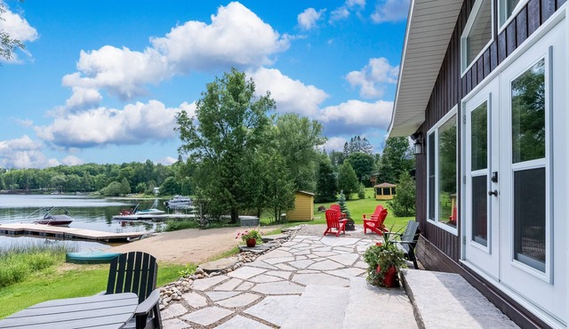 Lakeside Cabin in Haliburton Ontario
