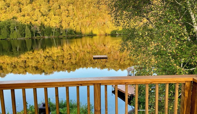 Lakeside Laurentian retreat