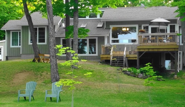 Lakeside Serenity: Big Bald Cottage Escape