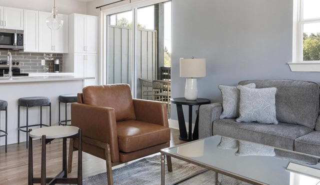 Landing | Amazing 1BD, Pool, Clubhouse