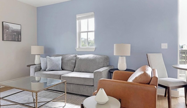 Landing | Chic 1BD, Clubhouse, Pool