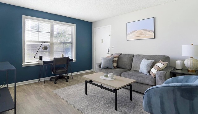 Landing | Chic 1BD, Gym, Pool