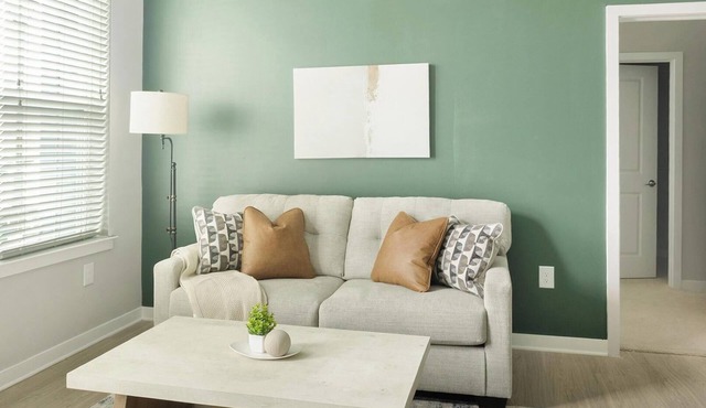 Landing | Chic 2BD, Gym