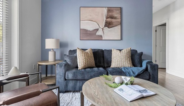 Landing | Chic 3BD, Gym, Yoga Studio
