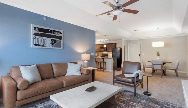Landing | Stunning 1BD, Gym, Clubhouse