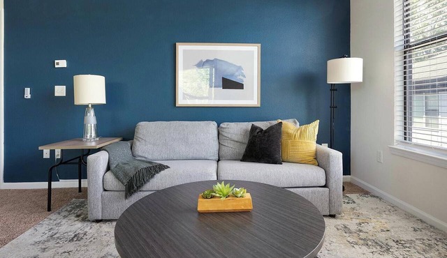 Landing | Stunning 2BD, Pool, Clubhouse