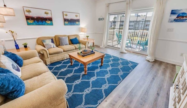 Large 3BR Private Condo - Magnolia Pointe - Pools