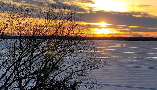 Large bungalow minutes to lake Simcoe with all the amenities you could ask for!