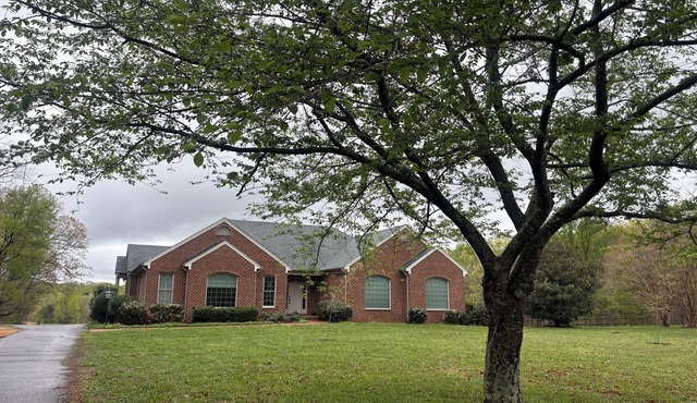 Large & spacious main house unit