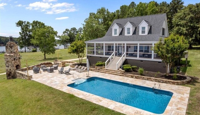 Lazy Dazes - 4 bedroom w/Lake Front & Inground pool
