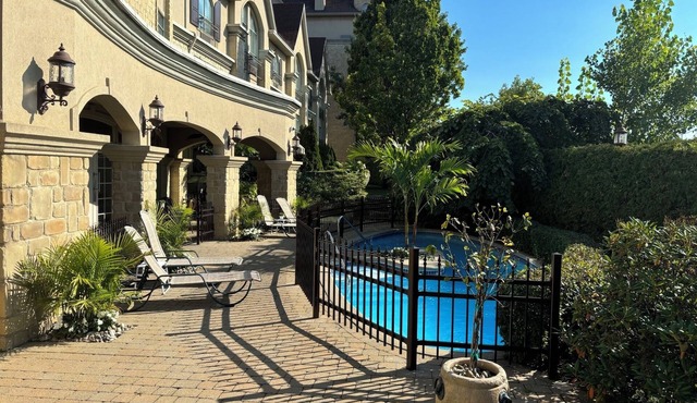 Le St-Martin Hotel & Suites Laval