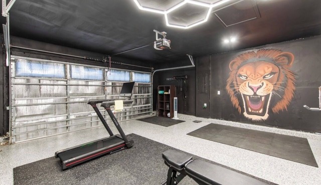 Lions Den -Gym-Dog Friendly- Walkable Community- Close to Monroe and Wingate