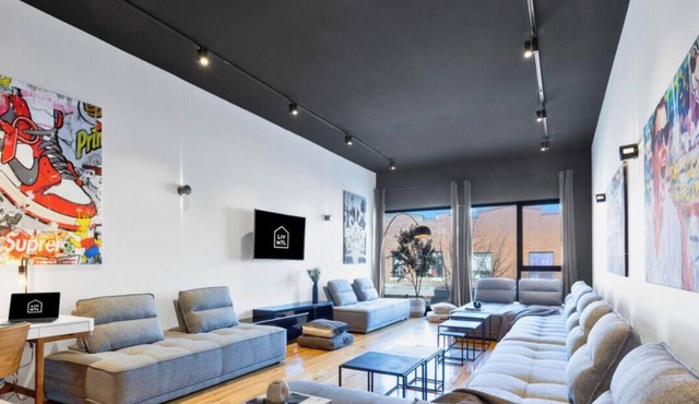 LiV MTL Plaza Grand Luxe Penthouse Near Downtown Montreal