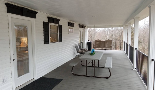 Loft B Charming country style home near Lake Barkley, golf course and water park
