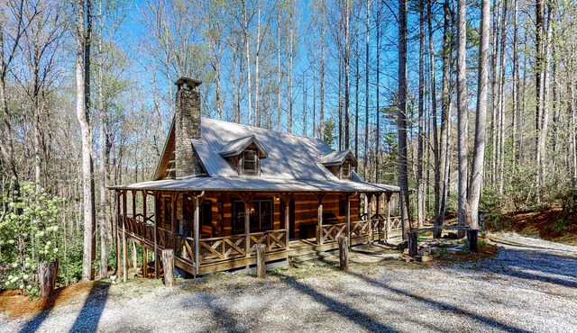 Log Cabin near Lake Glenville
