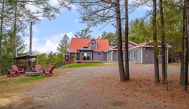 Loon Lookout - Beautiful Waterfront Cottage w/Sauna, Amazing Views, AC, Wi-Fi