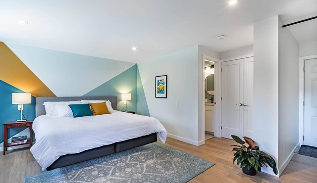 Lower Mission Private Suite