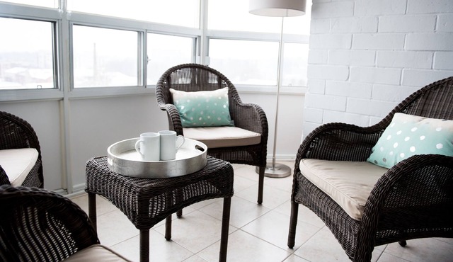 LUX condo, heart of historic Dundas, close to all amenities + incredible nature!