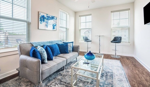 Luxe King Suite in Scenic Virginia:Perfect Retreat