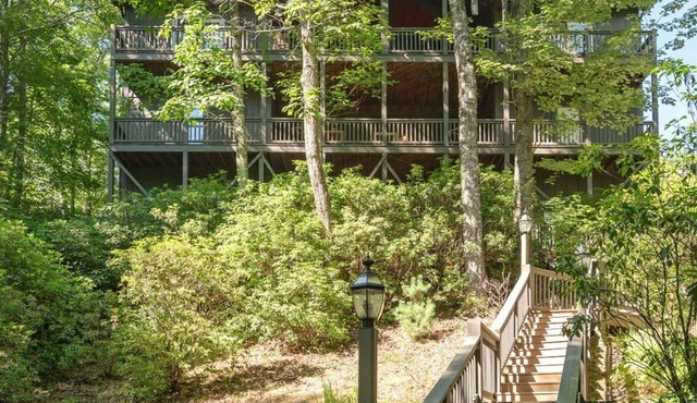 Luxe lodge-Sleeps 12-Close to Resort-Amenity Access
